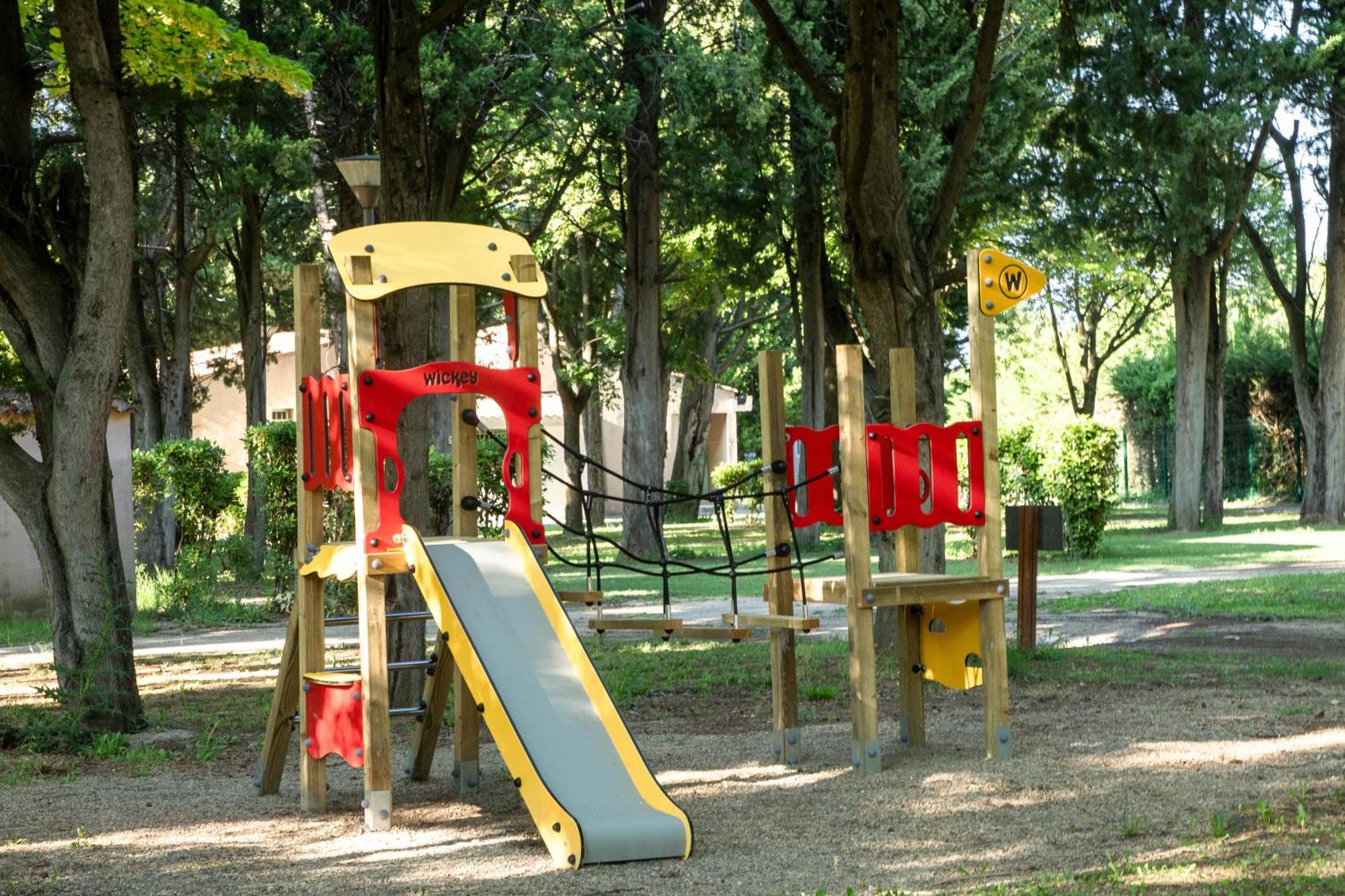Camping Les Avignon - La Laune Villeneuve-lès-Avignon Kültér fotó