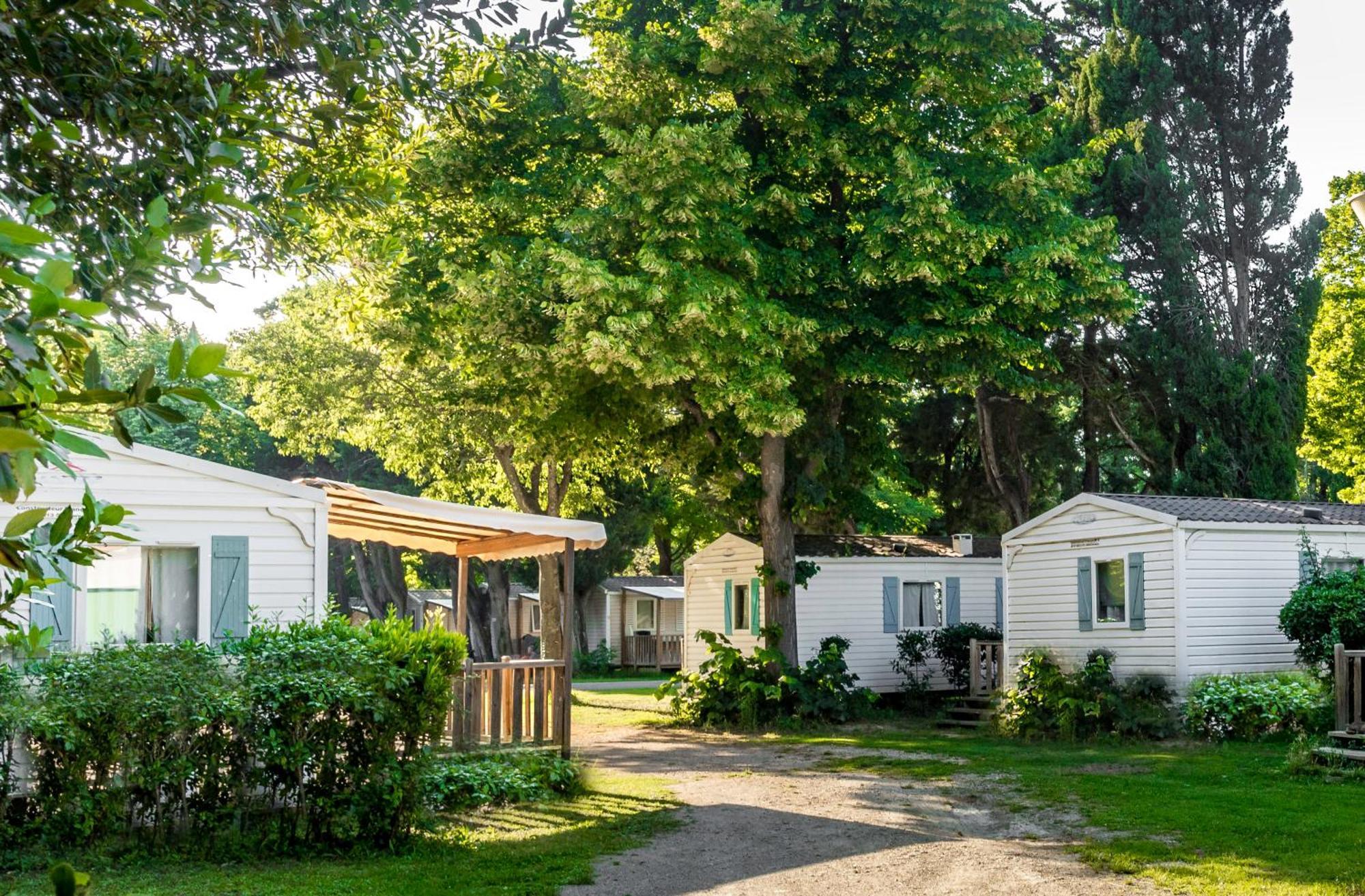 Camping Les Avignon - La Laune Villeneuve-lès-Avignon Kültér fotó