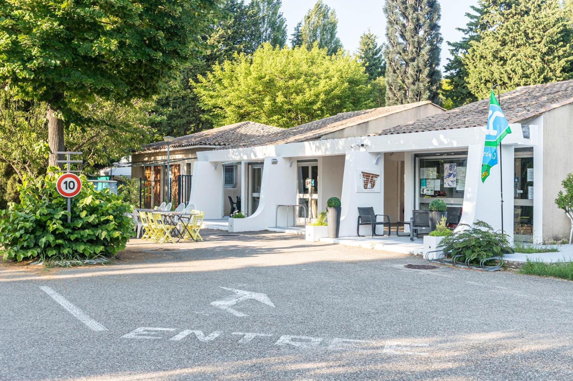 Camping Les Avignon - La Laune Villeneuve-lès-Avignon Kültér fotó